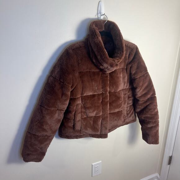 Abercrombie & Fitch Faux Fur Mini Puffer Size Large Cropped Statement Coat - Picture 3 of 10